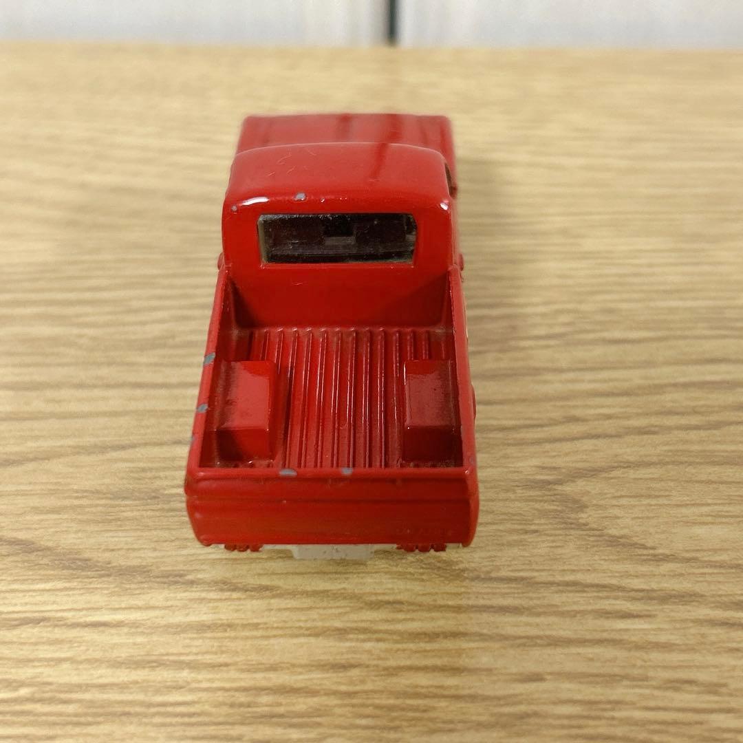 超希少 トミカ　ダットサン　トラック　赤色　香港製