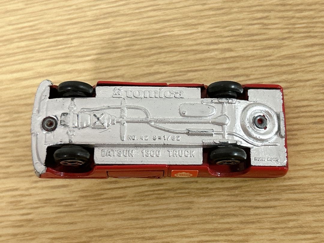 超希少 トミカ　ダットサン　トラック　赤色　香港製