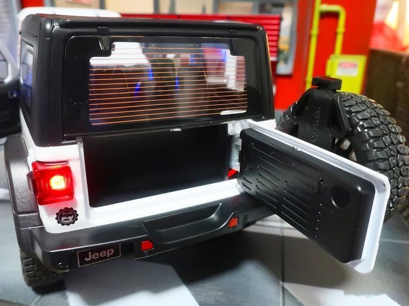 1/18 ジープ ラングラー ルビコン ダイキャスト カスタム