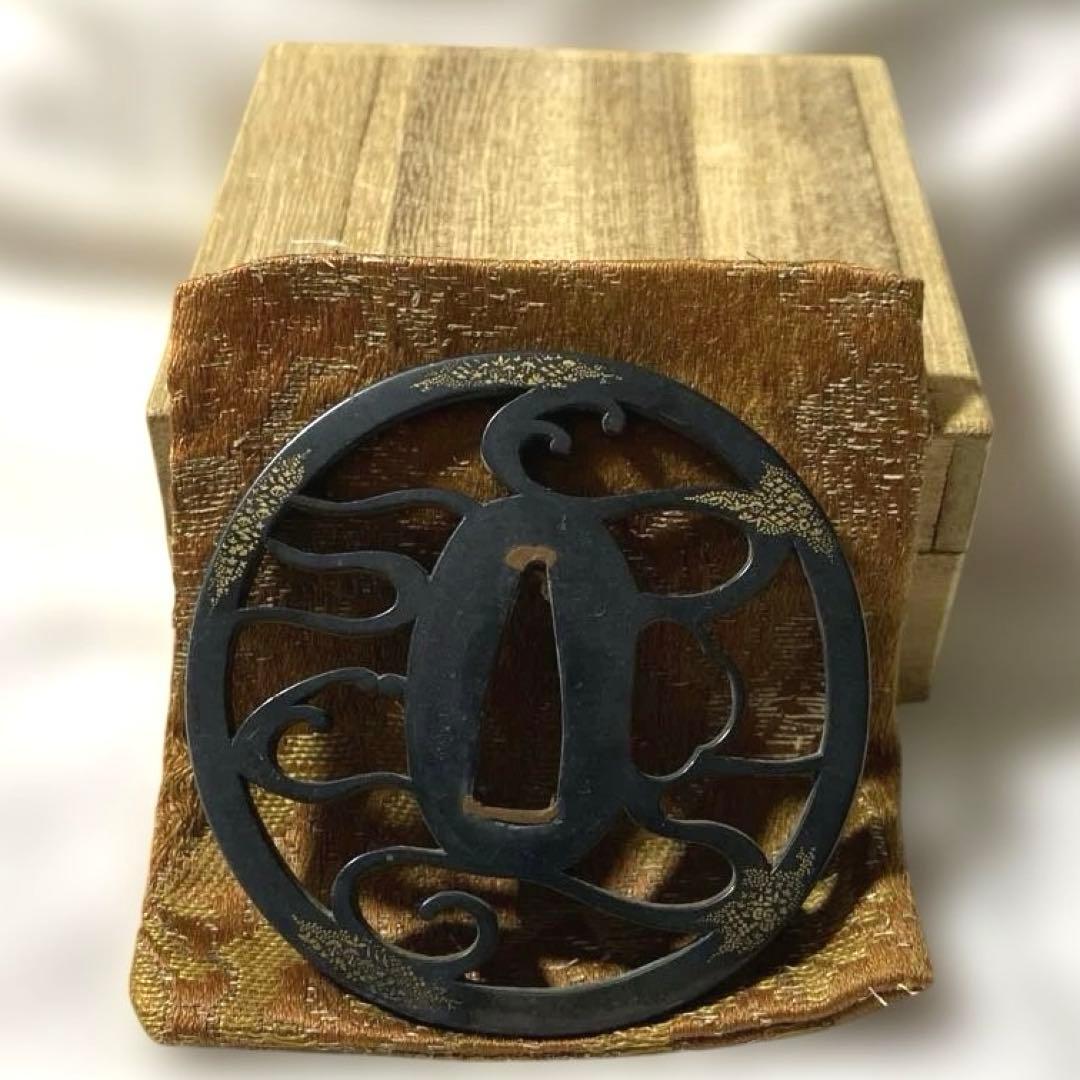 B-20 鍔　武具　刀装具　銅製　鍔袋•木箱付き　アンティーク　美術品　工芸品