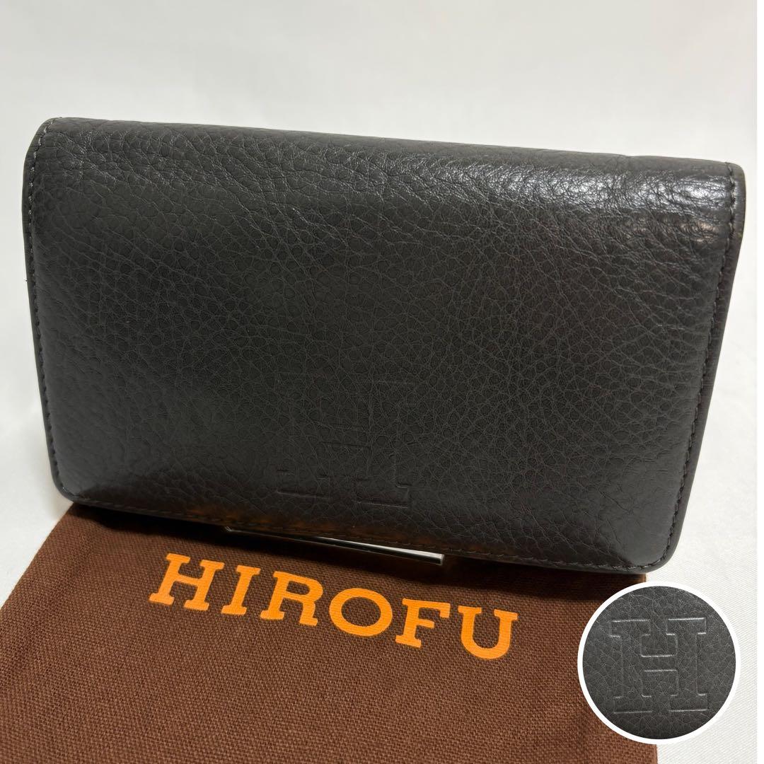 ヒロフ 折り財布 H ロゴ型押し シボ革 レザー コンパクト イタリア製 灰色