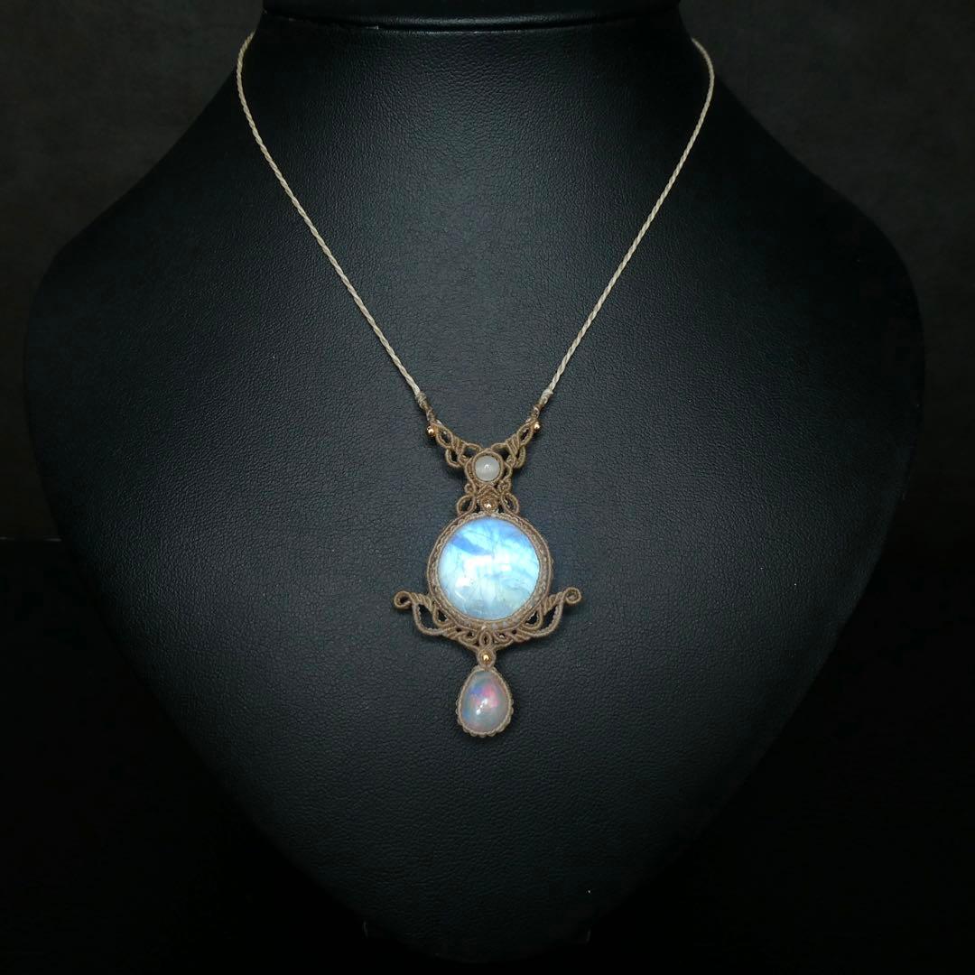 レインボームーンストーン・オパールのマクラメネックレス