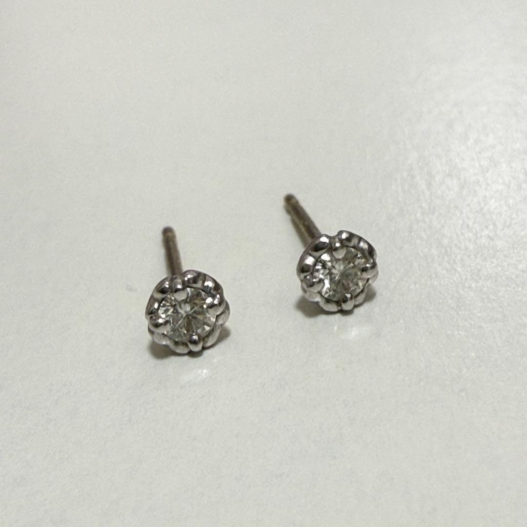 AHKAH 18Kホワイトゴールド ティアスタッドピアス