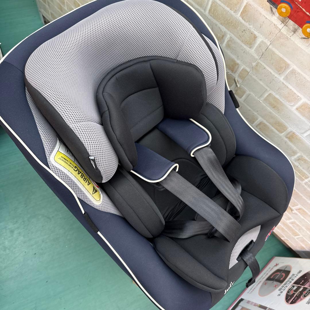 ジョイー　チャイルドシート isofix仕様　新生児から　回転式