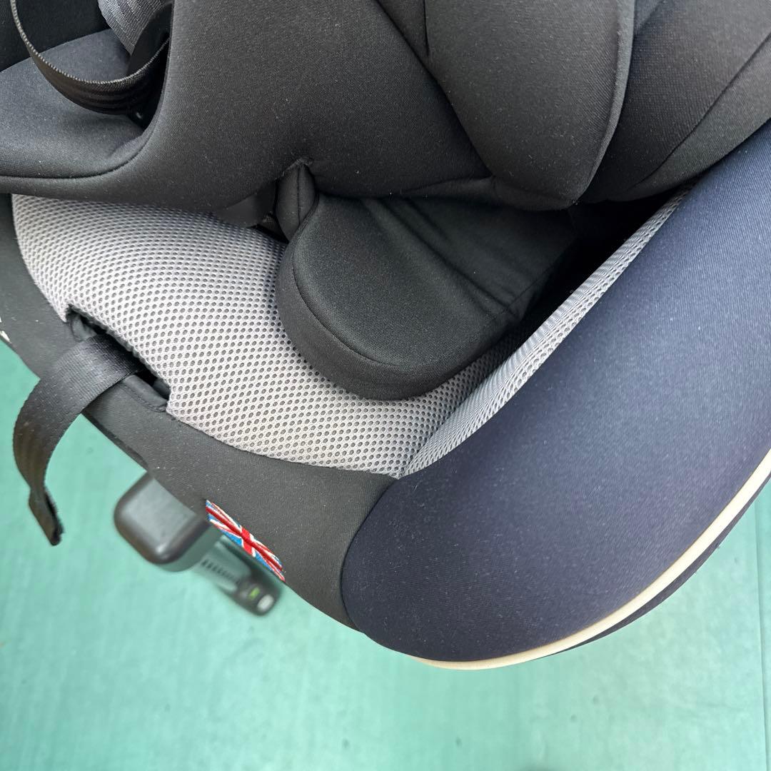 ジョイー　チャイルドシート isofix仕様　新生児から　回転式