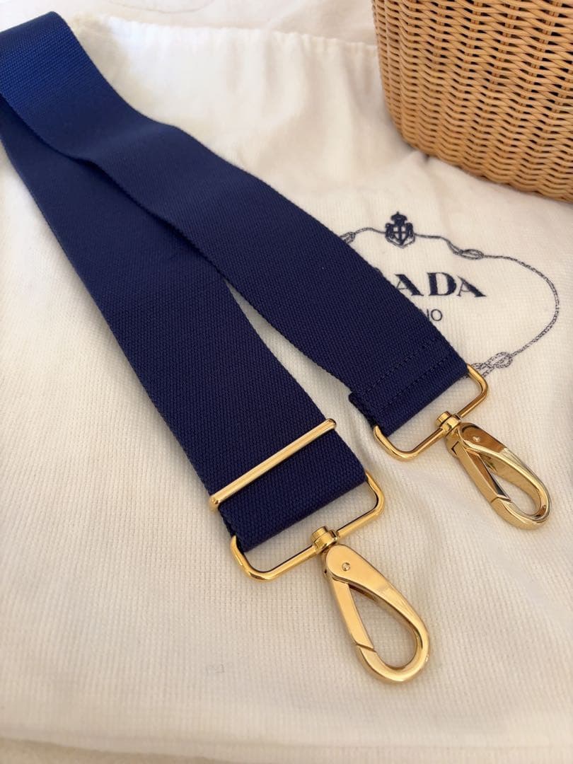 PRADA プラダ 紺色ストラップ 新品未使用