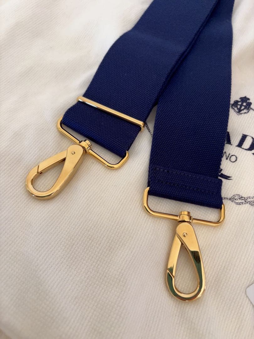 PRADA プラダ 紺色ストラップ 新品未使用