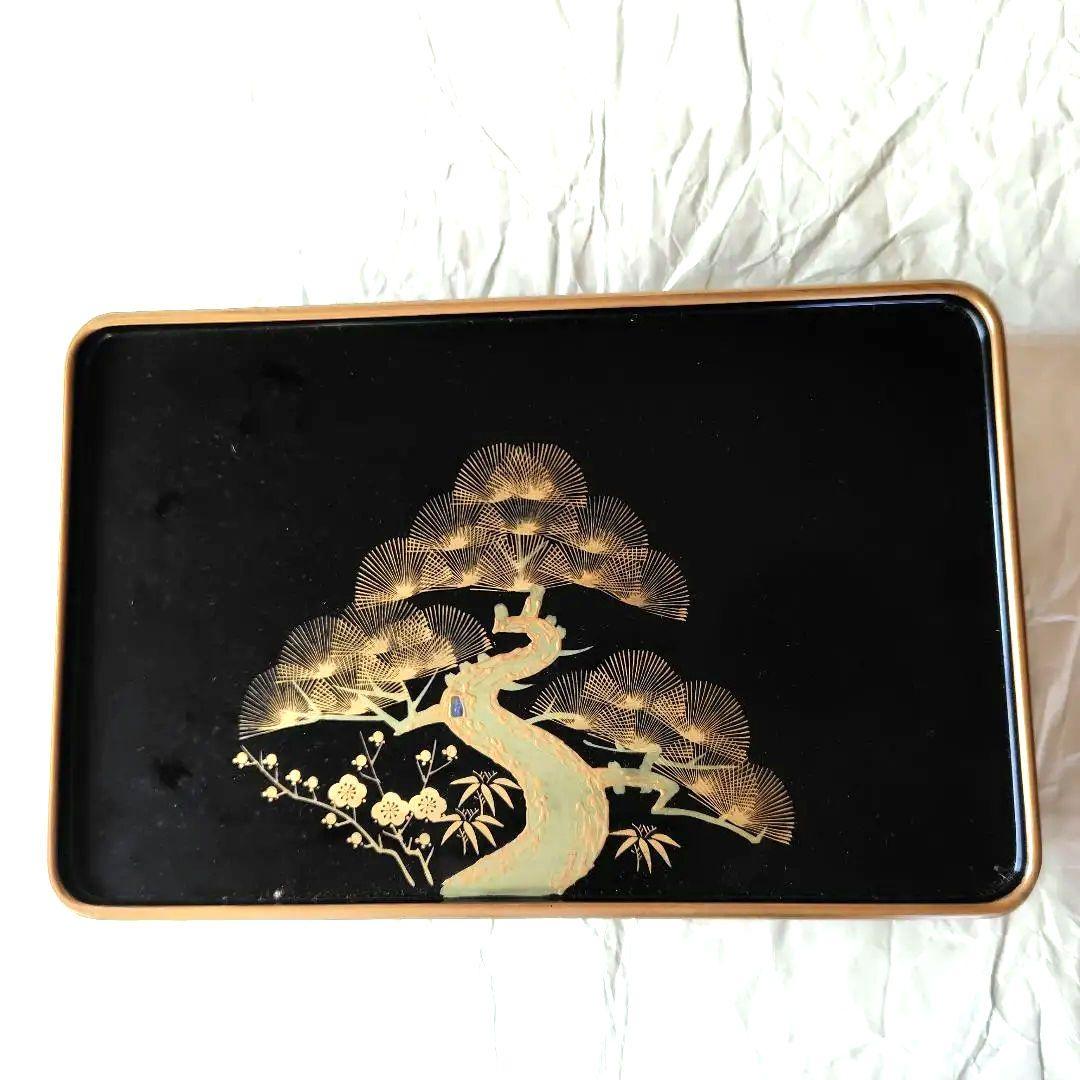 輪島漆器の木製黒漆　 沈金金箔装飾