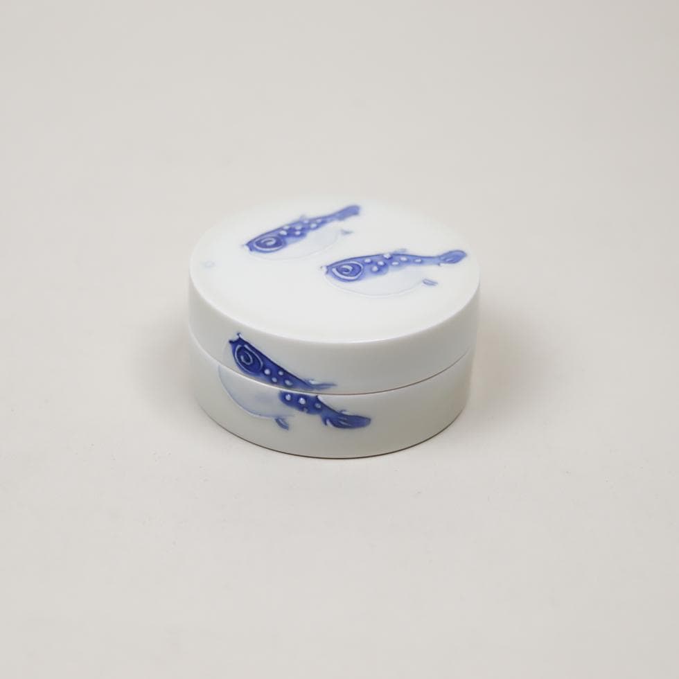 上田哲也 染付 ふぐ合子 香合 共箱