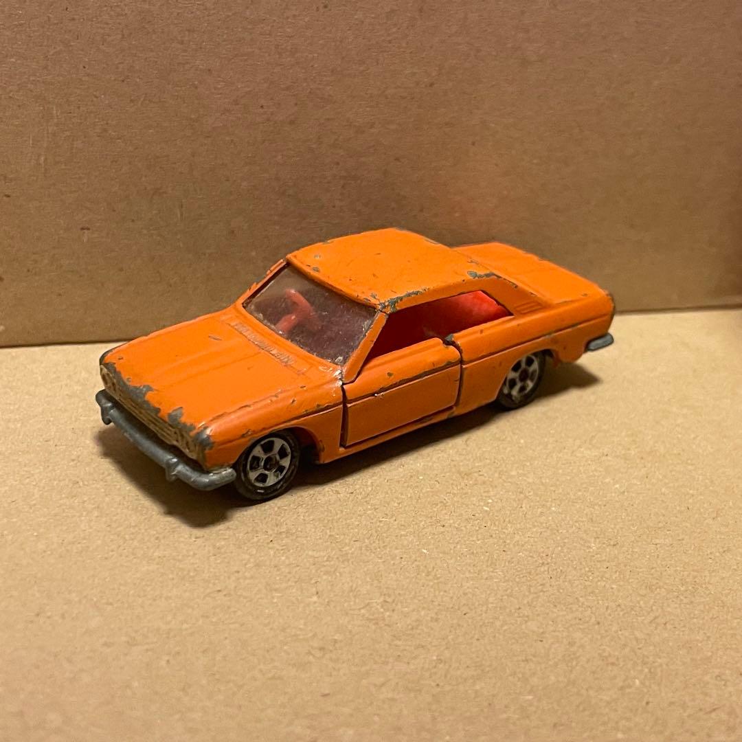 な　トミカ　日産　ブルーバード サファリブラウン　日本製　1Aホイール