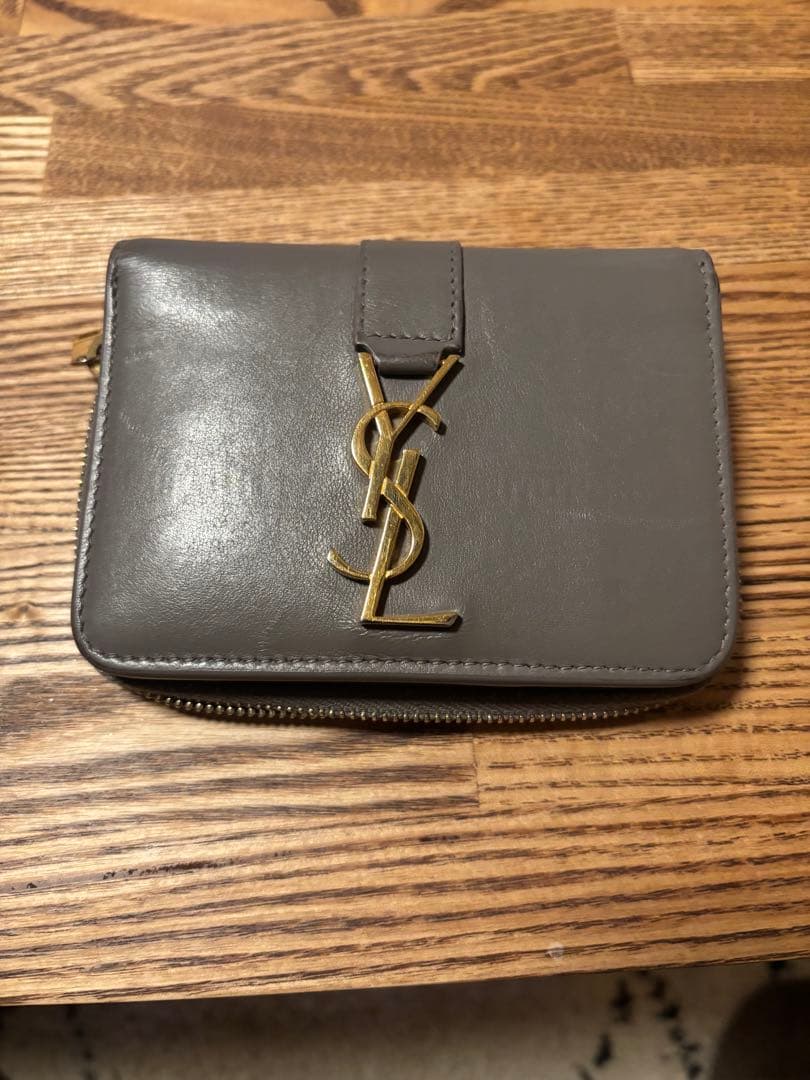 R*T様 サンローラン 財布 グレージュ