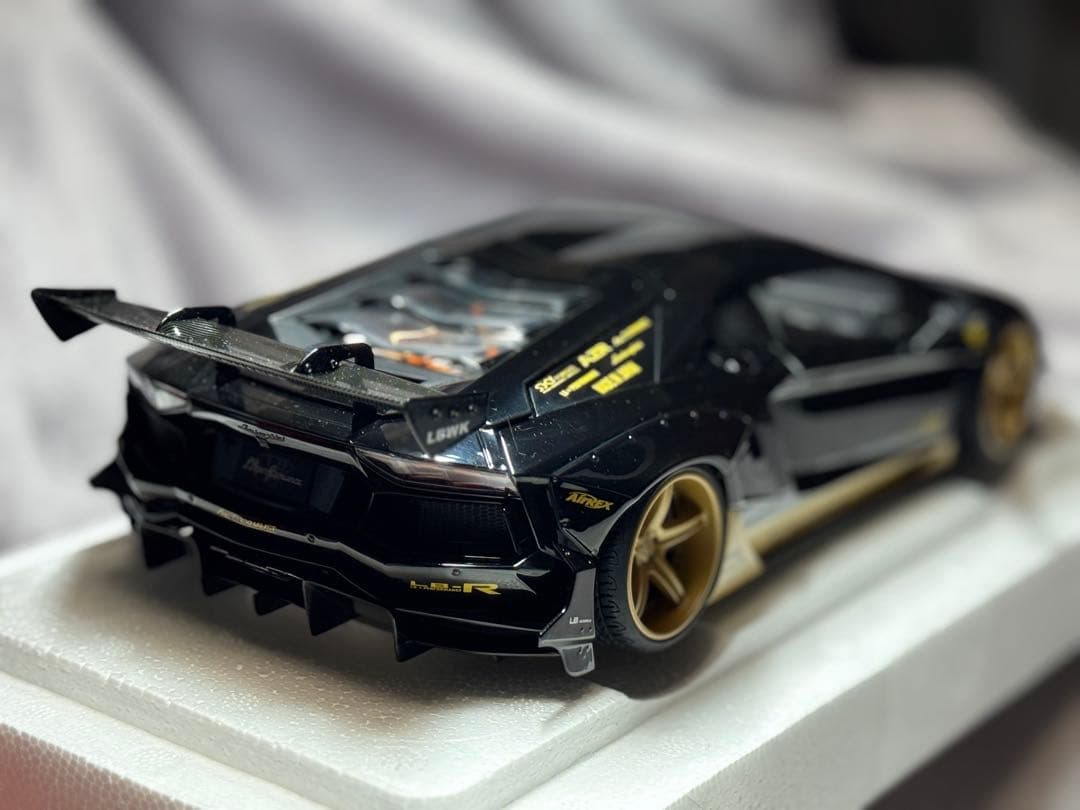 ミニカー LB-WORKS Aventador Limited Edition 1/18