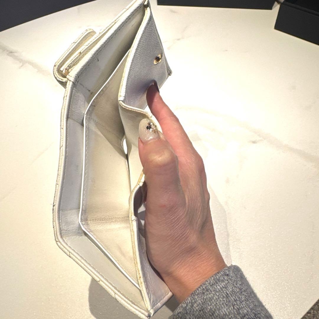 お値下げしました！CHANEL ホワイト 三つ折り財布