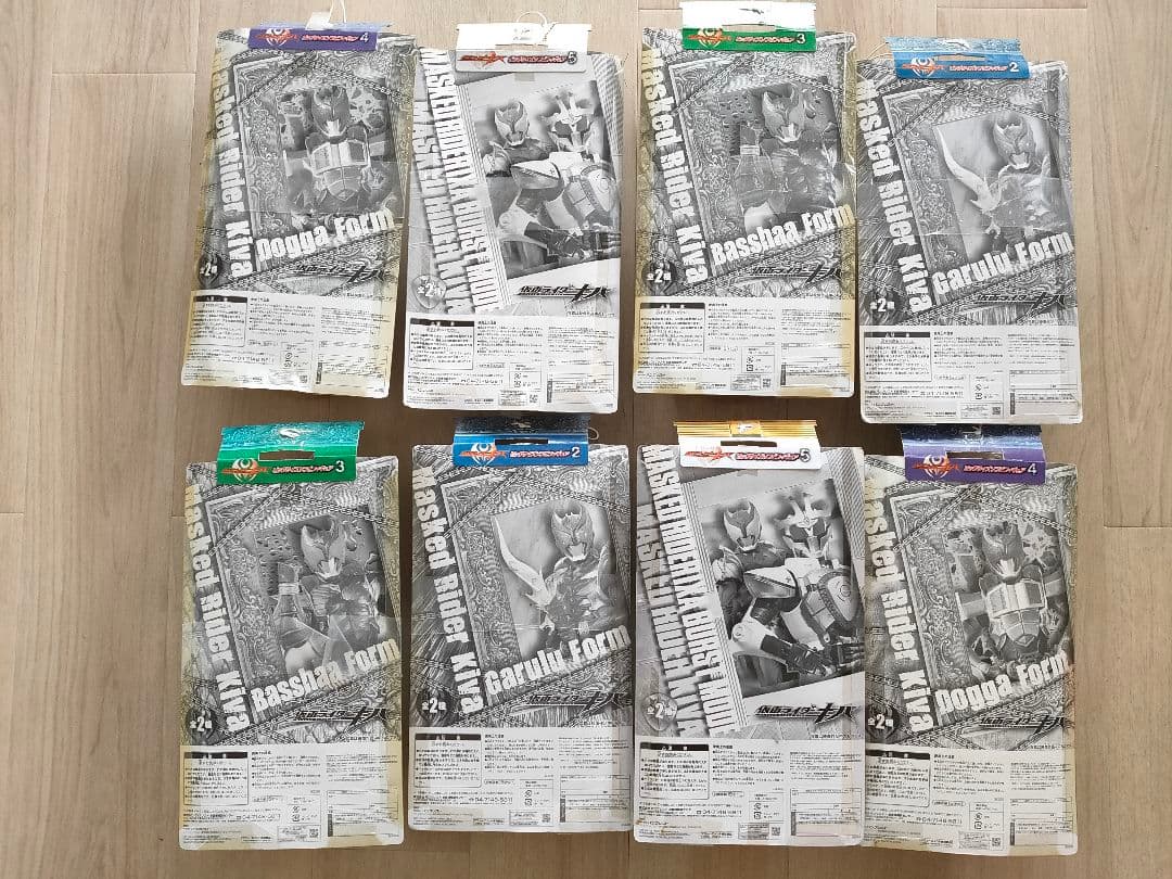 仮面ライダーキバ インブリスタービックサイズ非売品フィギュア8体