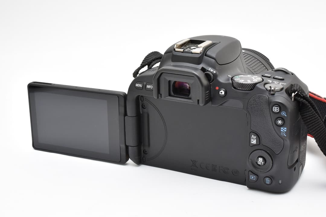 R*o様 美品 Canon EOS Kiss X9 18-55mm レンズkit