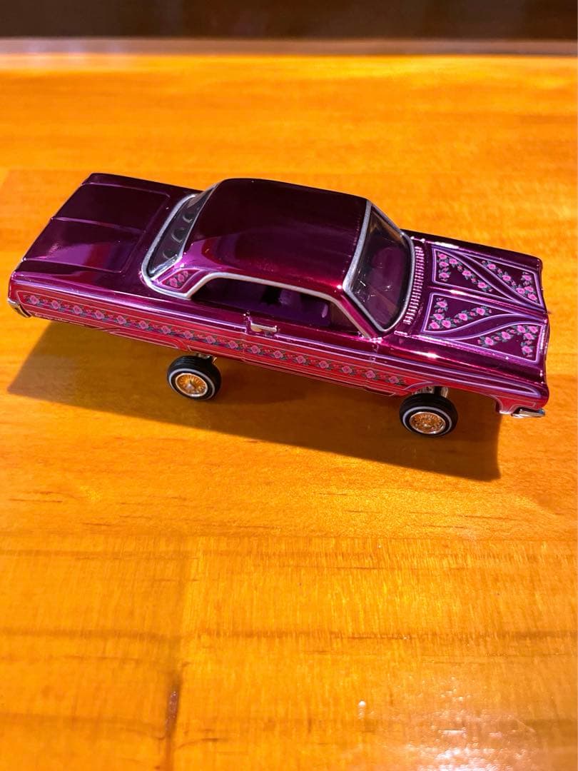 Hot WHeeLs インパラ 2000台限定