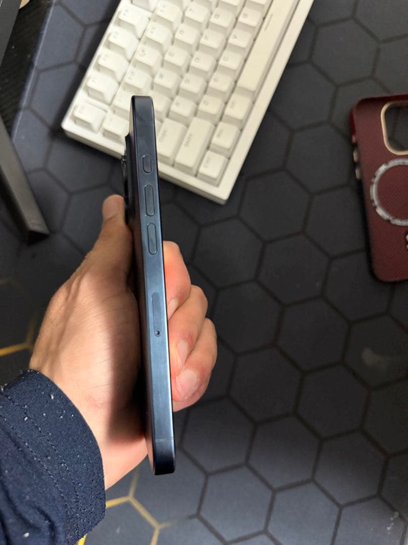 Apple iPhone 15 Pro グラファイト