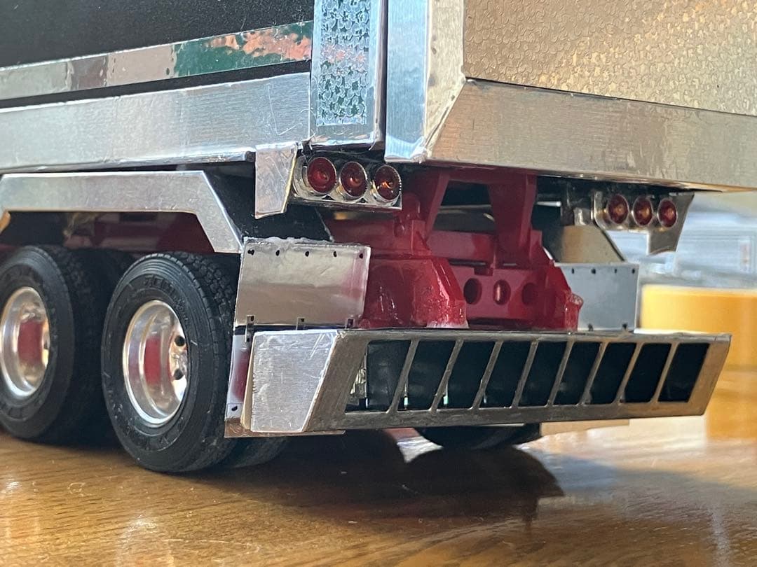 アオシマ　日野プロフィア　ダンプ　デコトラプラモデル