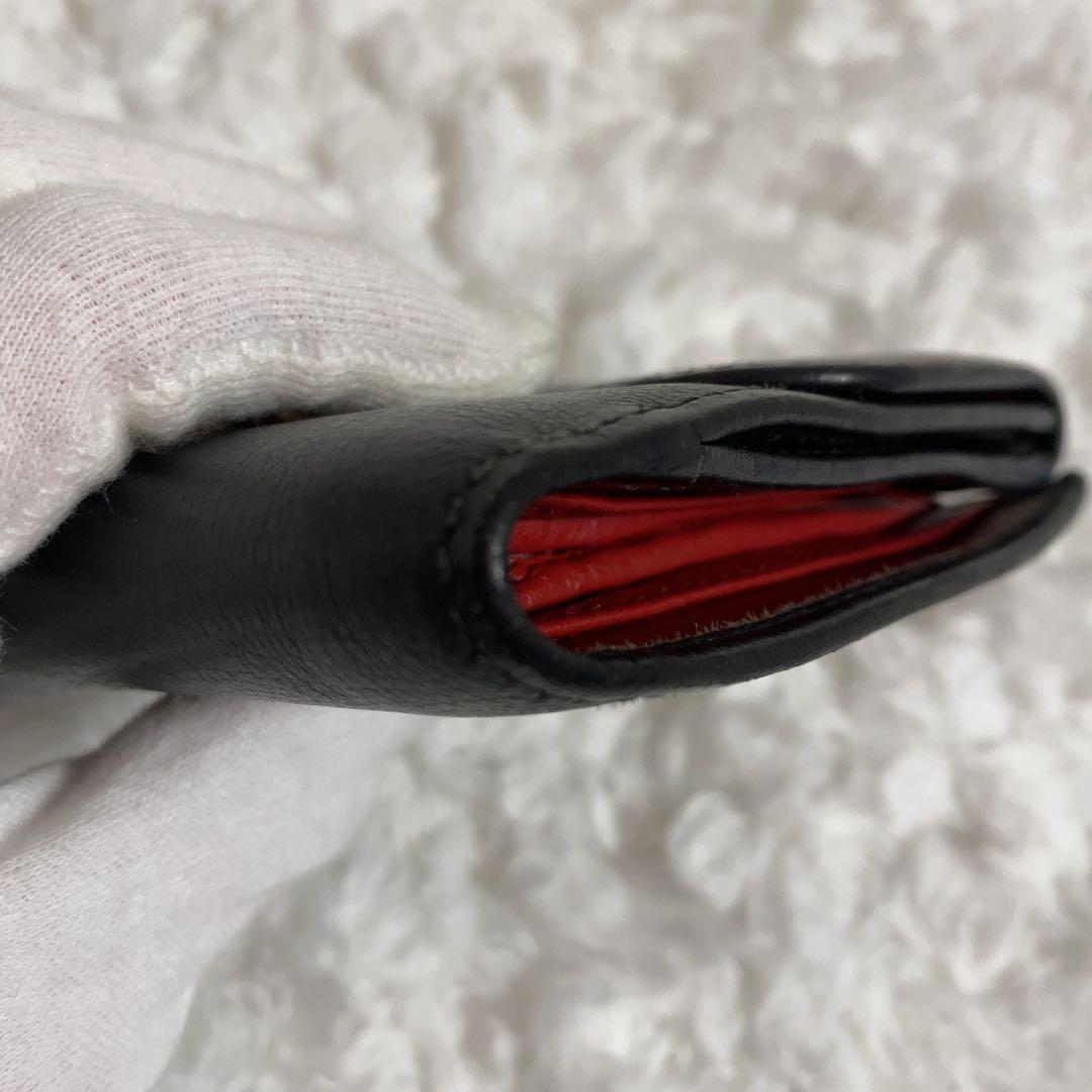 サルヴァトーレフェラガモ 2つ折り財布 ガンチーニ 金具 レザー ブラック