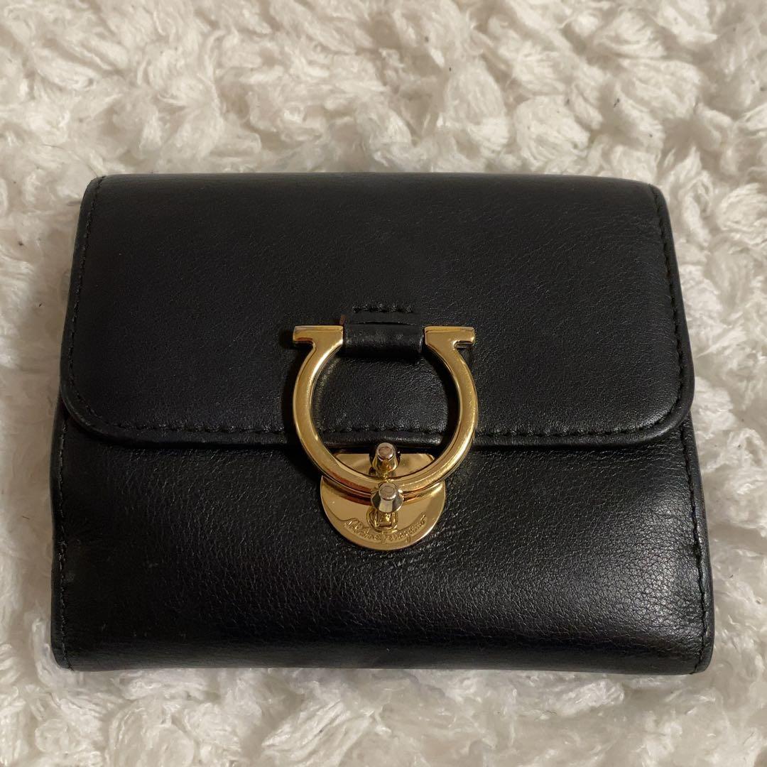 サルヴァトーレフェラガモ 2つ折り財布 ガンチーニ 金具 レザー ブラック