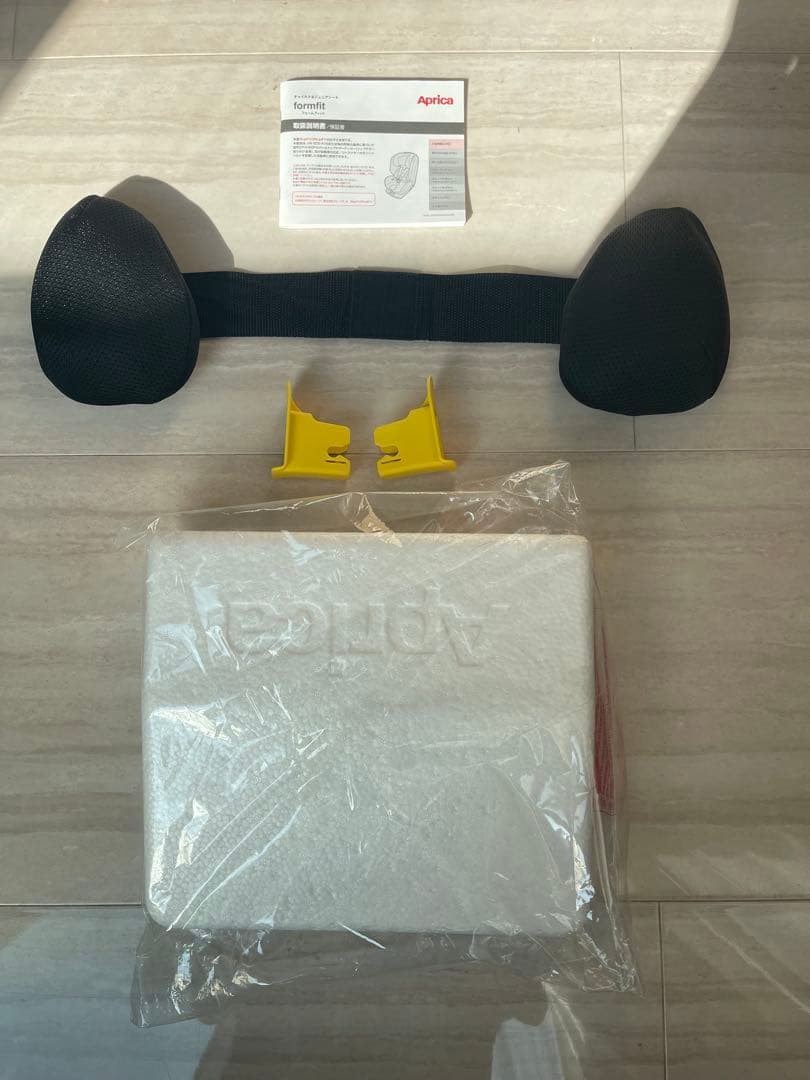 【美品】付属品ありAprica ジュニアシート ISOFIX 青/黒　アップリカ