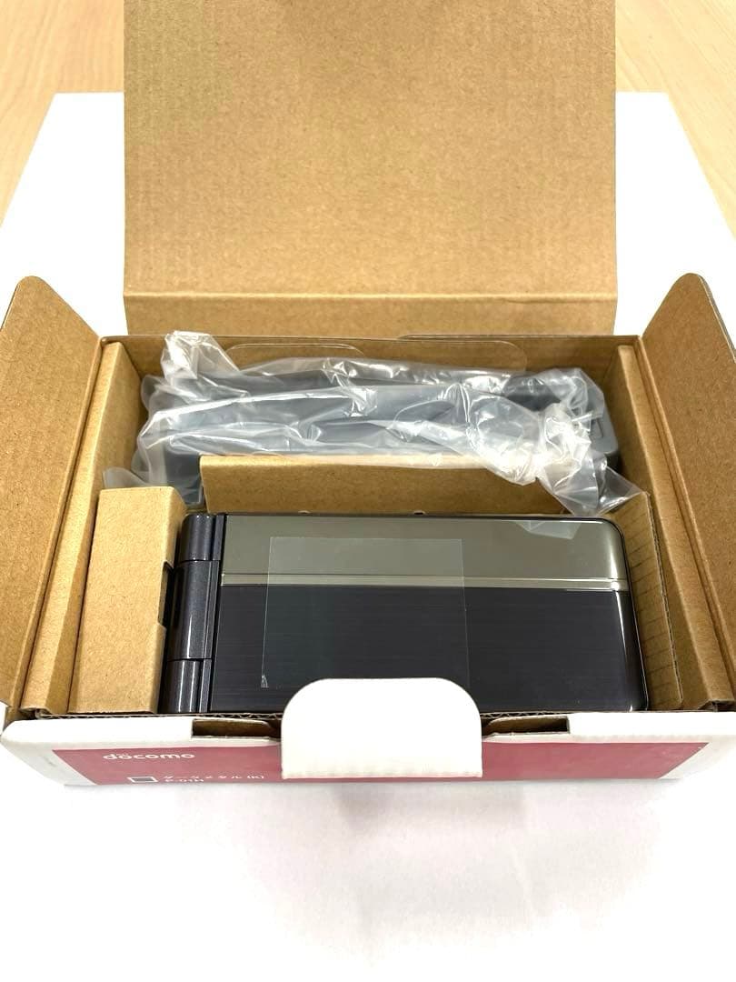 docomo P-01H 携帯電話本体　ガラケー