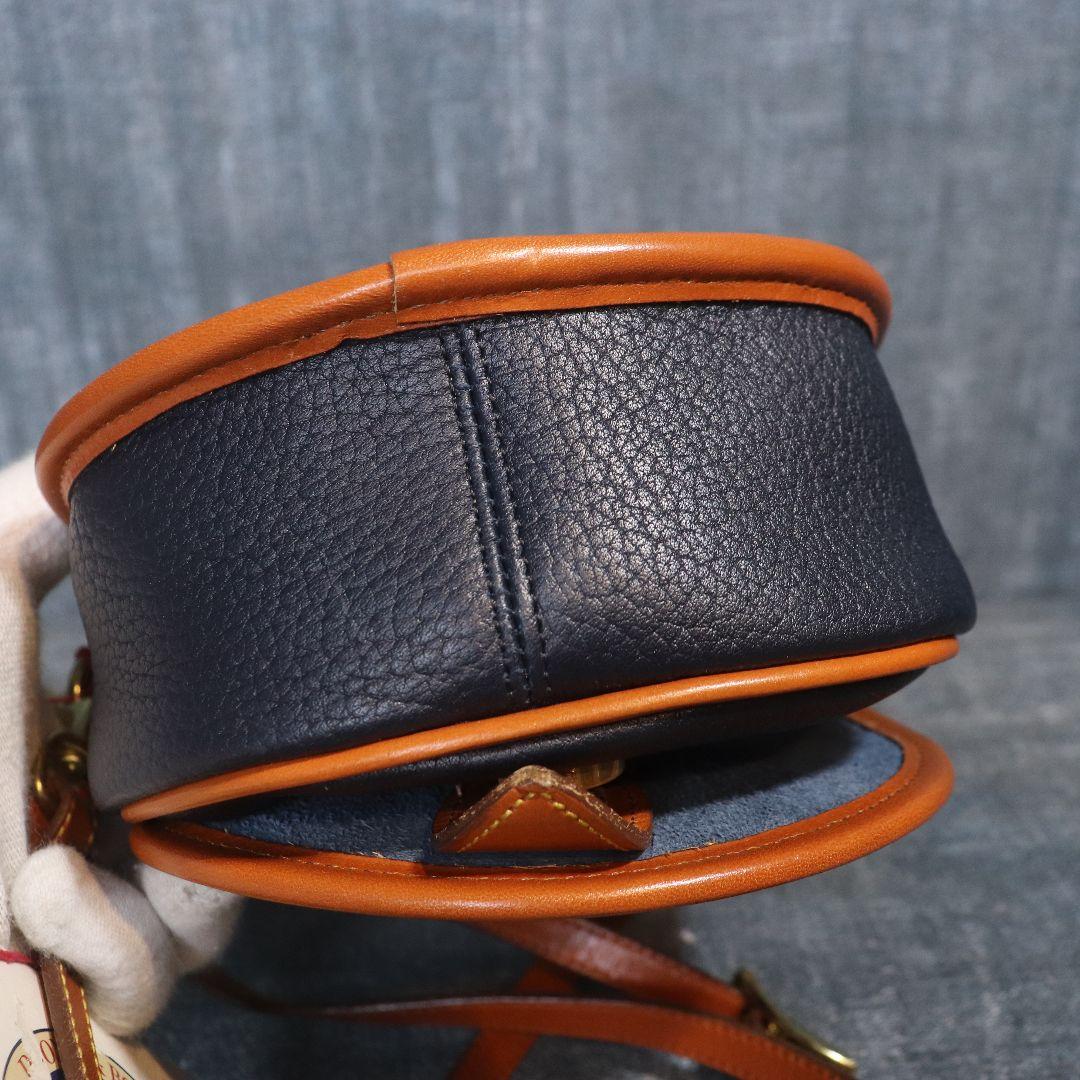 未使用 Dooney&Bourke デカロゴ タグ付 ショルダーバッグ