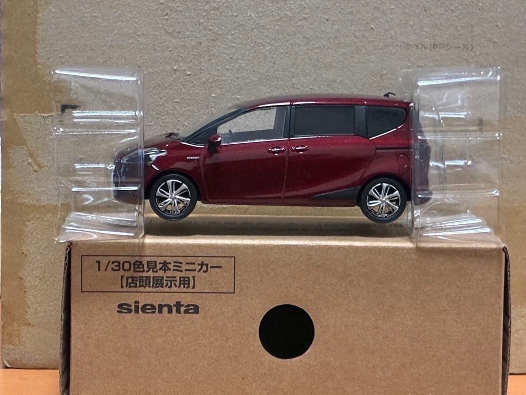 1/30 シエンタ(センシュアルレッド) カラーサンプル用ディスプレイモデル