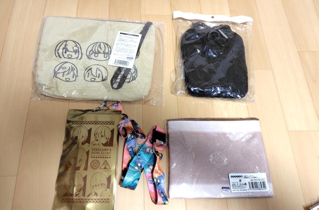 ③お買い得【ゆるキャン△】トート　アクスタ　ステッカー　キーホルダー　缶バッジ等