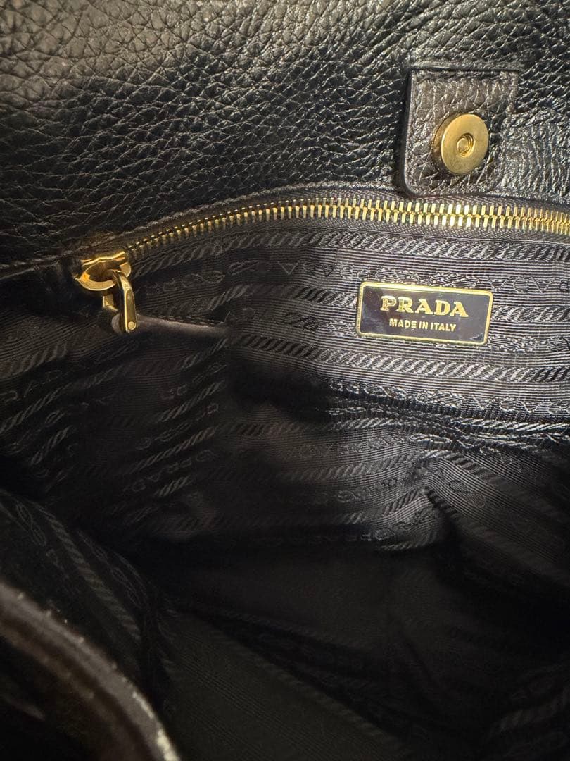 PRADA ダークゴールドブラウン レザー ショルダーバッグ