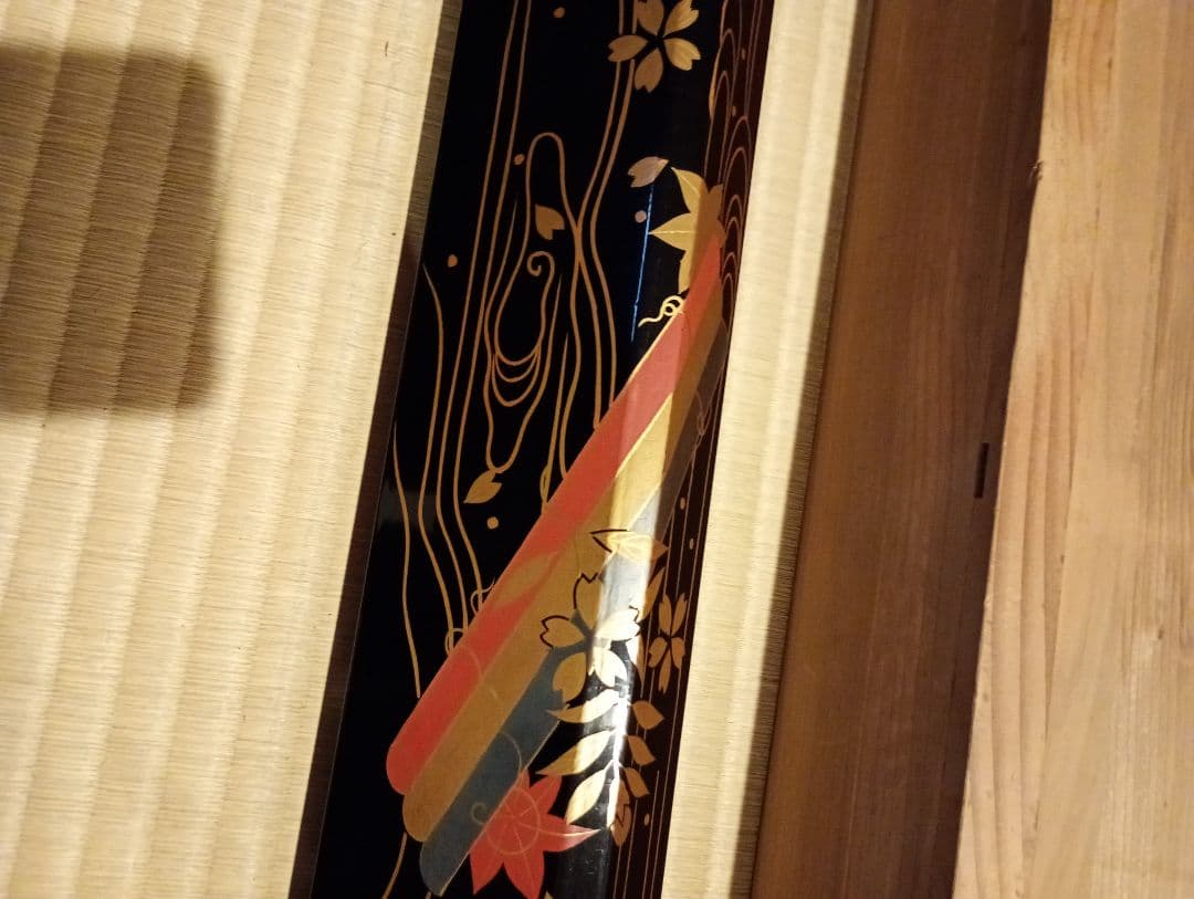 【茶道具】花筏蒔絵炉縁　塗師月峰作　炉縁114