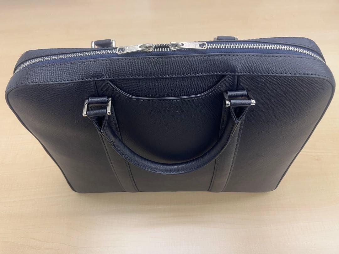 美品バーニーズニューヨーク　ネイビー ビジネスバッグ