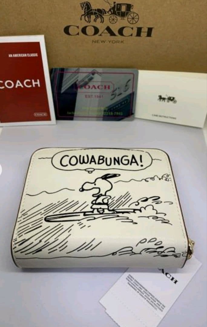 田*典様 新品未使用品☆COACH スヌーピー 二つ折り財布