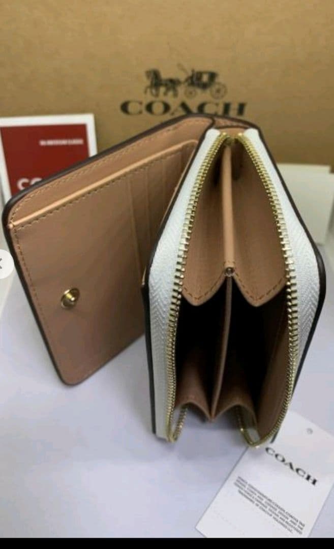 田*典様 新品未使用品☆COACH スヌーピー 二つ折り財布