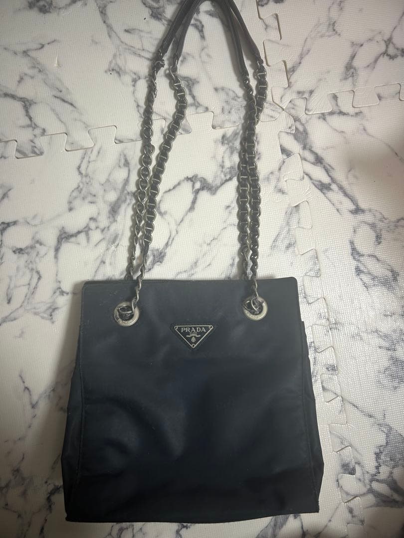 PRADAショルダーバック