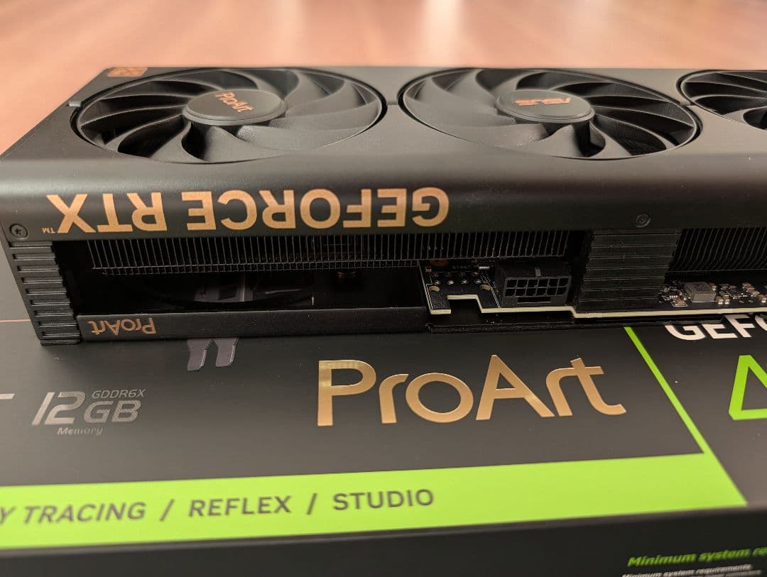 グラフィックボード・グラボ・ビデオカード ASUS ProArt RTX 4070 Super OC 12GB