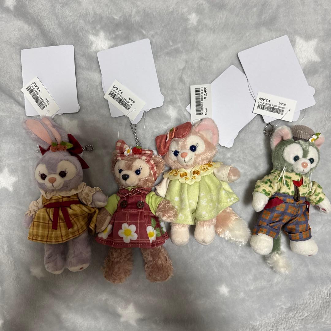 ダッフィーフレンズ　ストロベリーギフト　ぬいぐるみバッジ