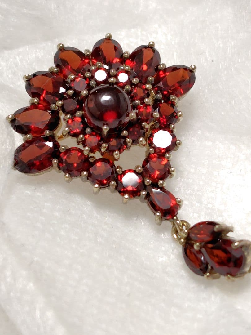 ロクザン　天然ガーネット　ブローチ　ペンダント　アクセサリー　ジュエリー
