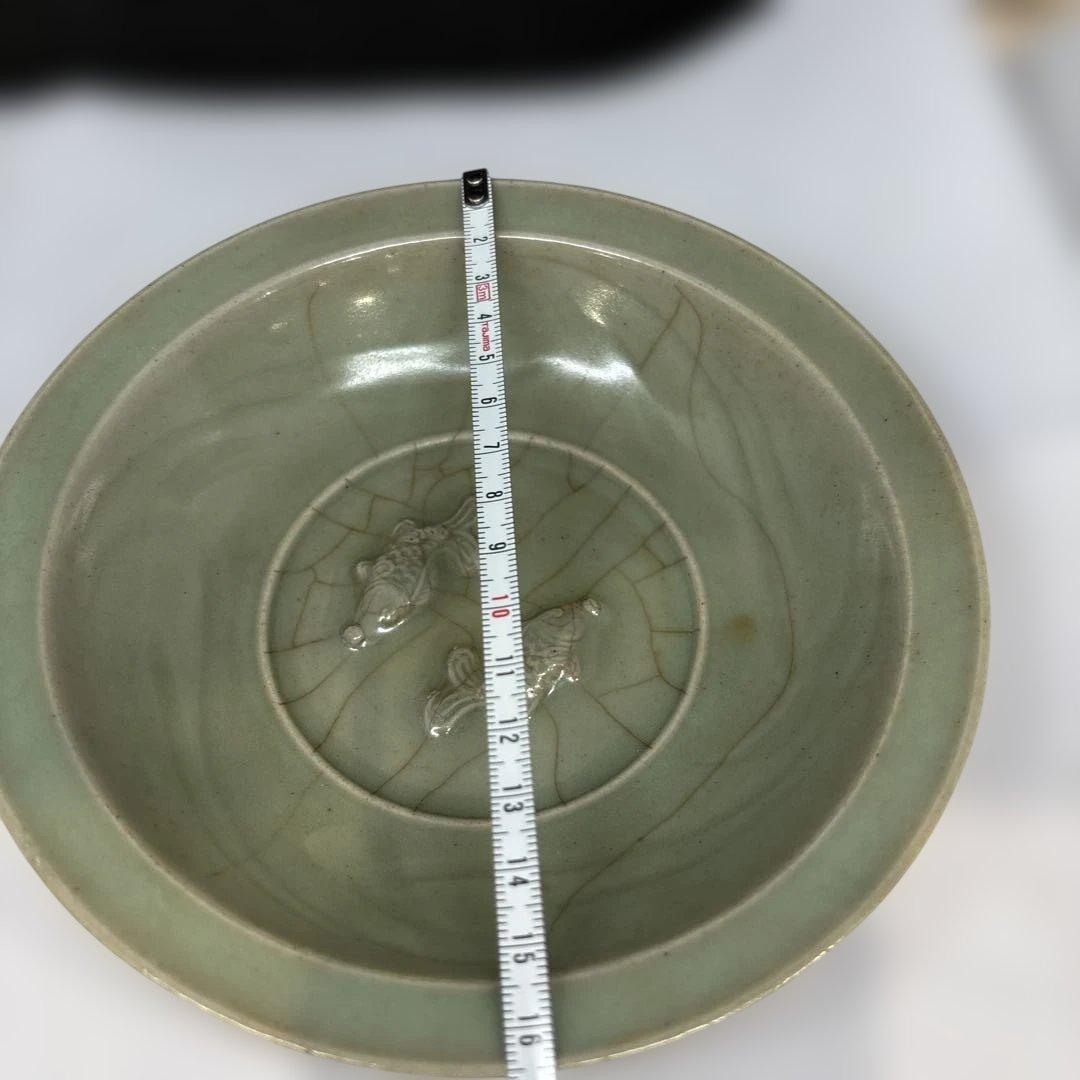 金魚浮彫り 緑色平皿