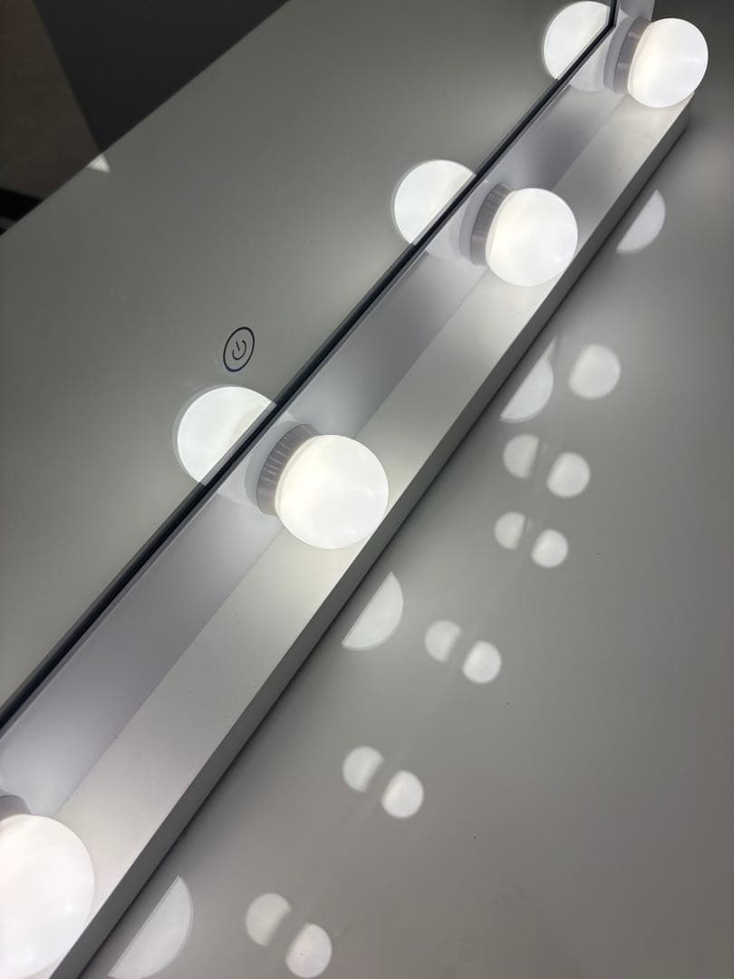 r*m様 IKEAホワイトドレッサー　LED照明付き