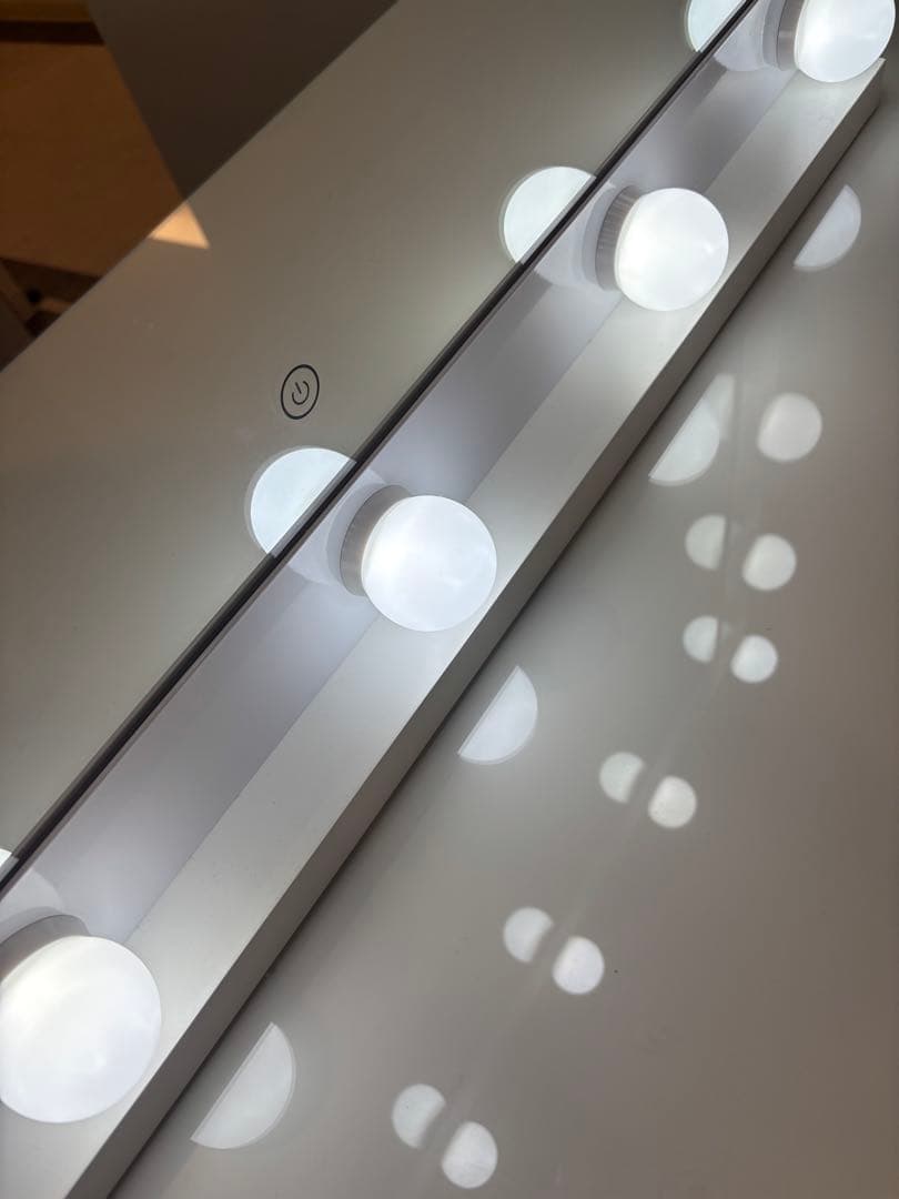 r*m様 IKEAホワイトドレッサー　LED照明付き