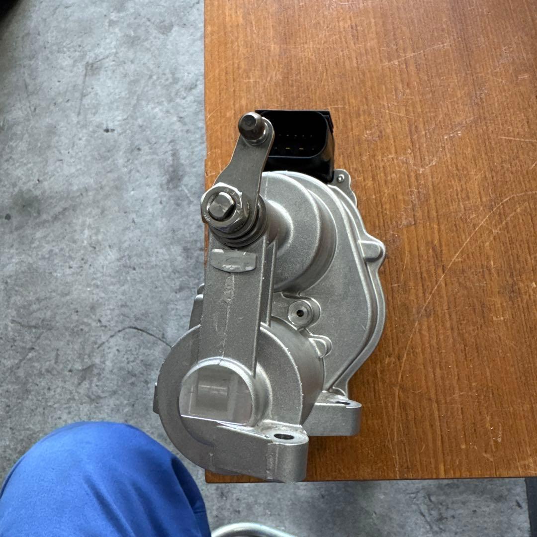 BMW E92 m3 スロットルサーボモータ　強化ギア②