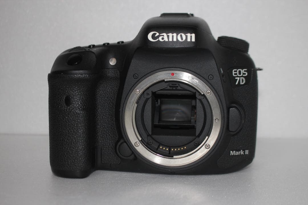 デジタル一眼レフカメラ　Canon EOS 7D MarkⅡ
