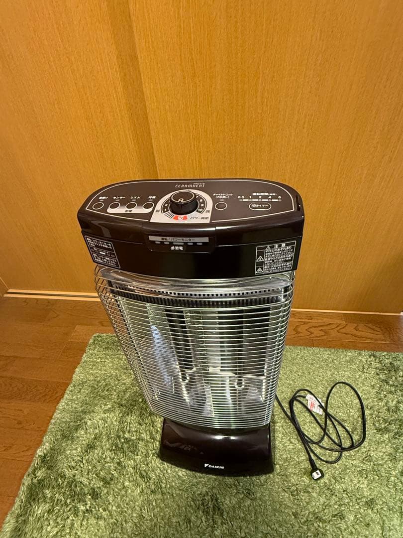 ダイキン CERAMIC HEATER タワーストーブ