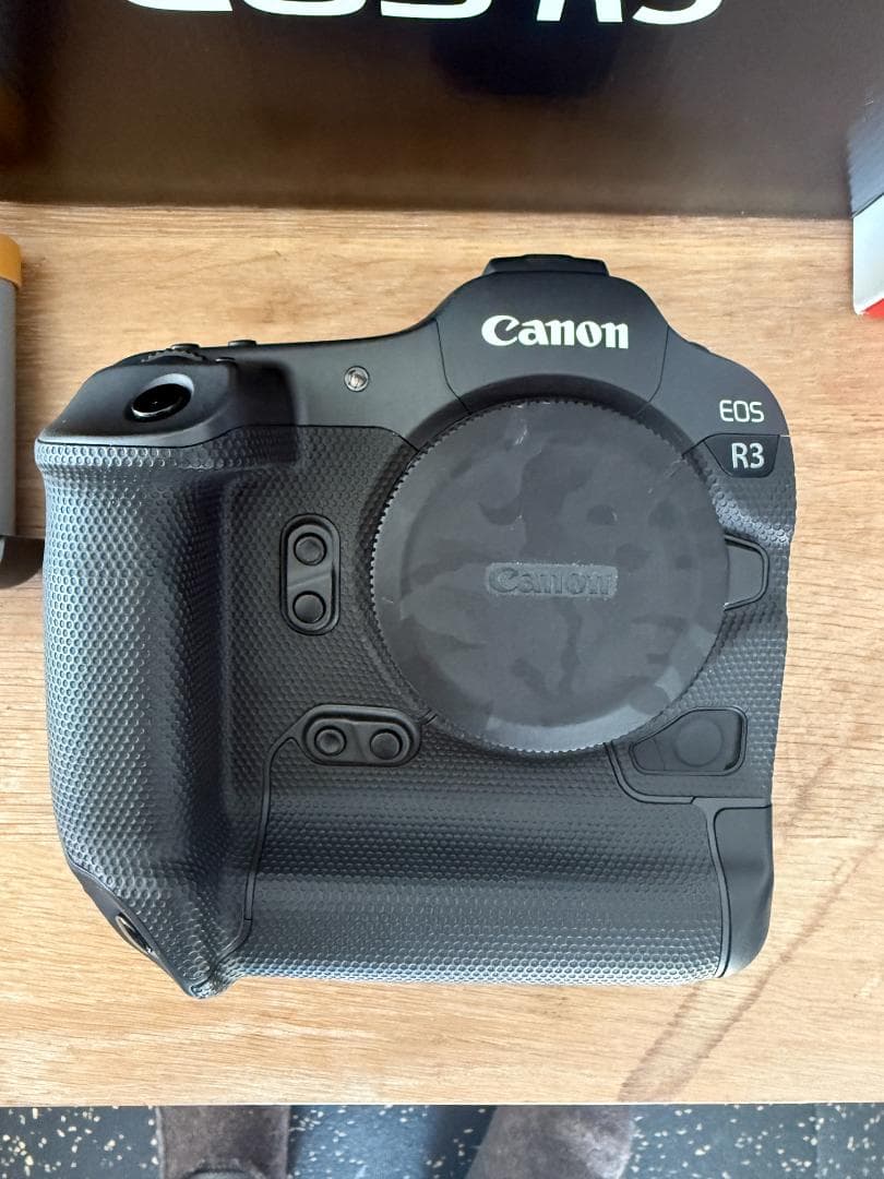 CANON EOS R3 本体　予備バッテリー×２　シャッター12000以下