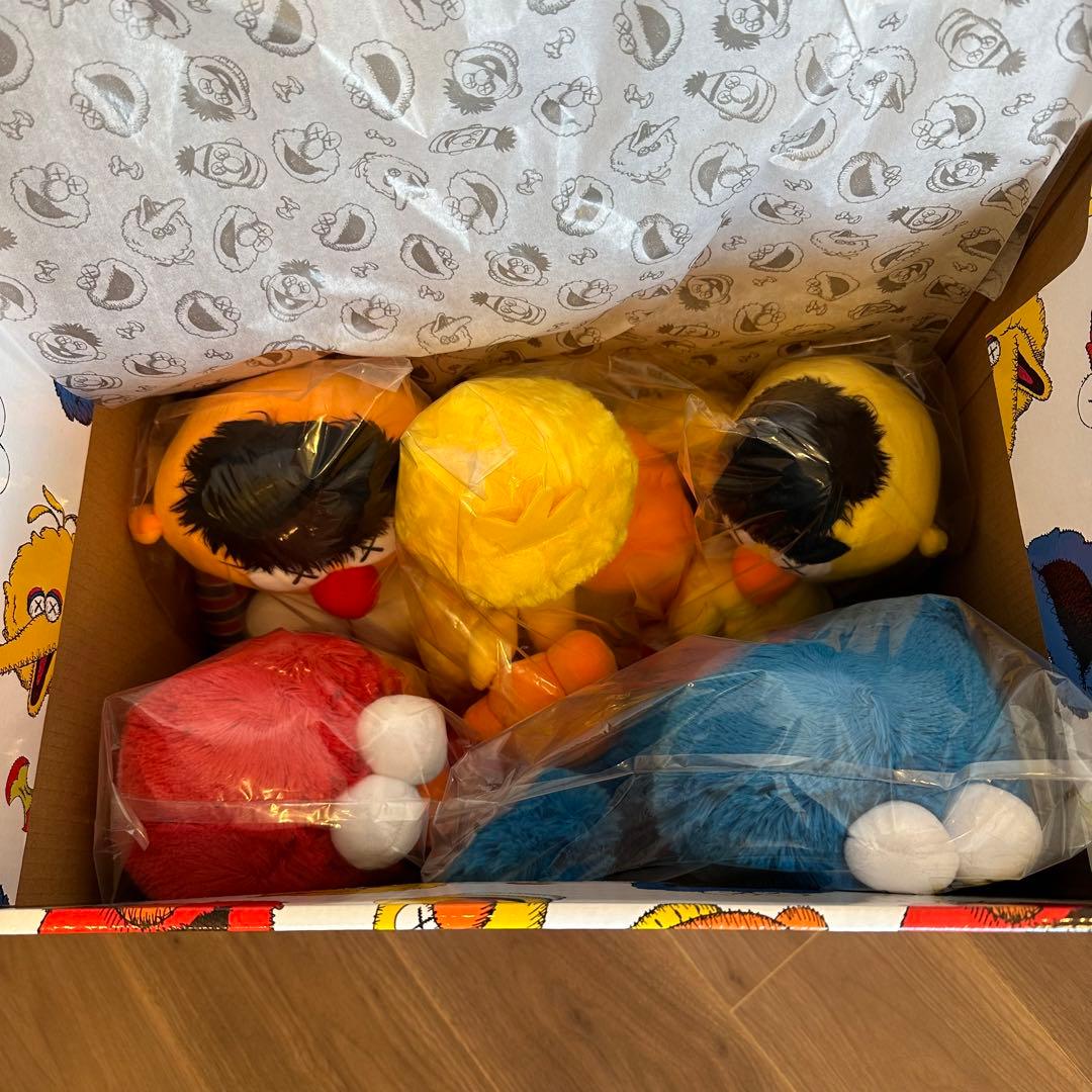 UNIQLO KAWS x SESAME STREET コンプリートボックス
