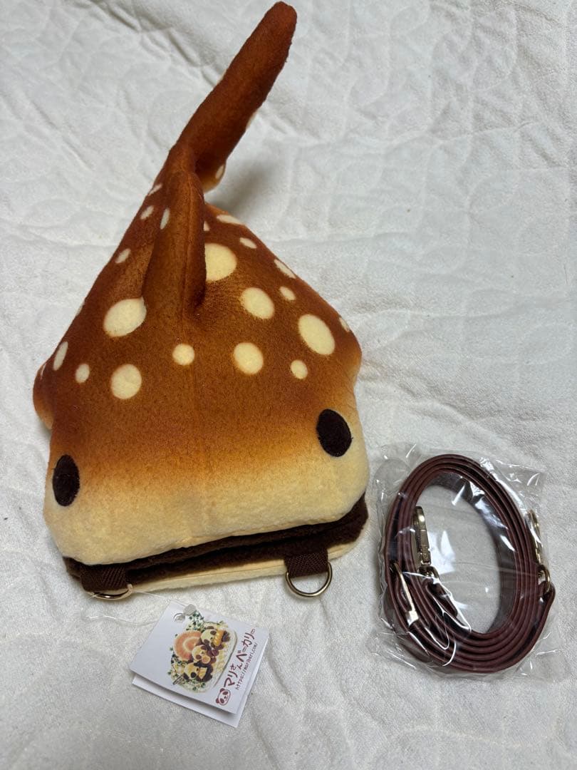 ジンベイザメのふんわりブッセ ポシェット（チョコ）