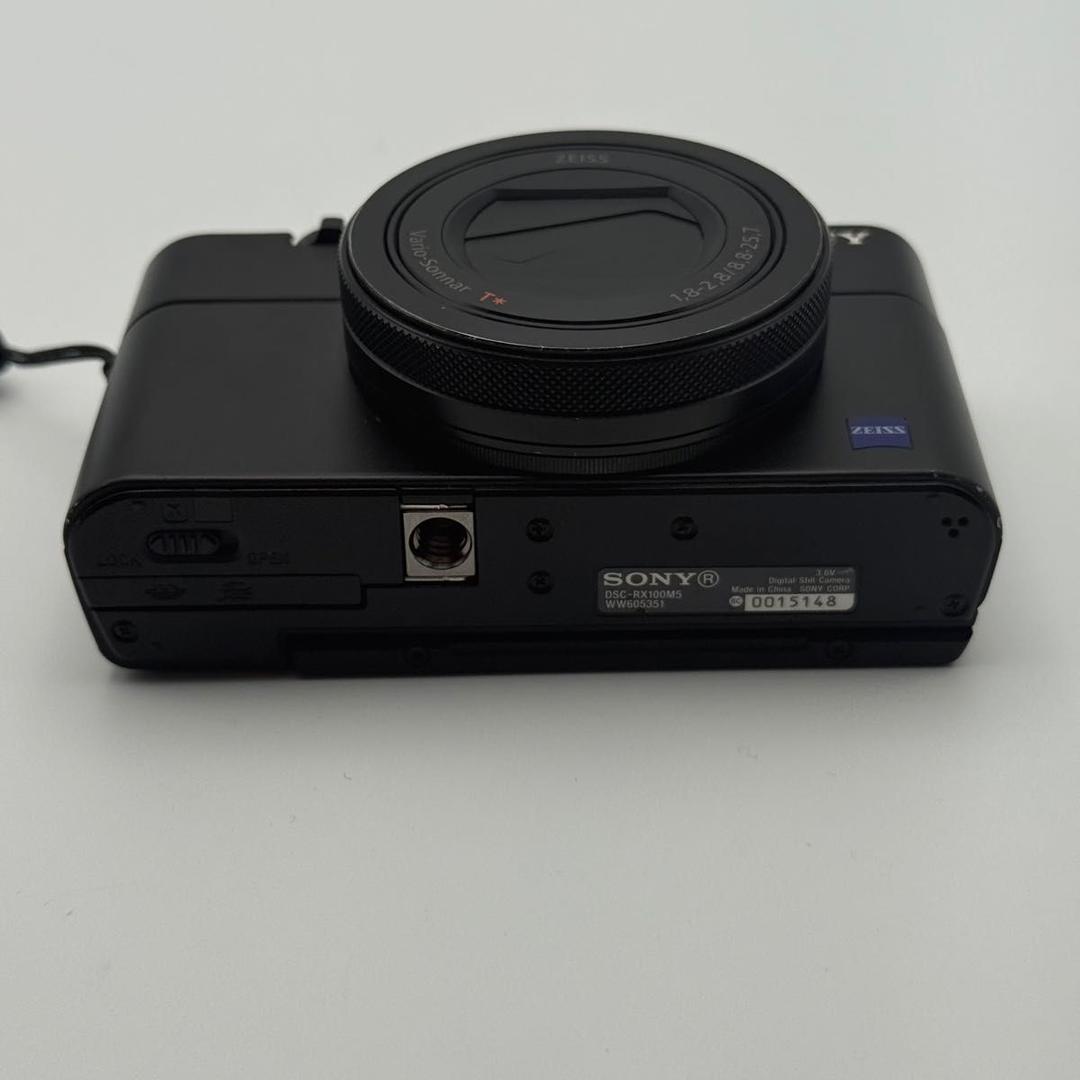 デジタルカメラ SONY Cyber-shot DSC-RX100M5