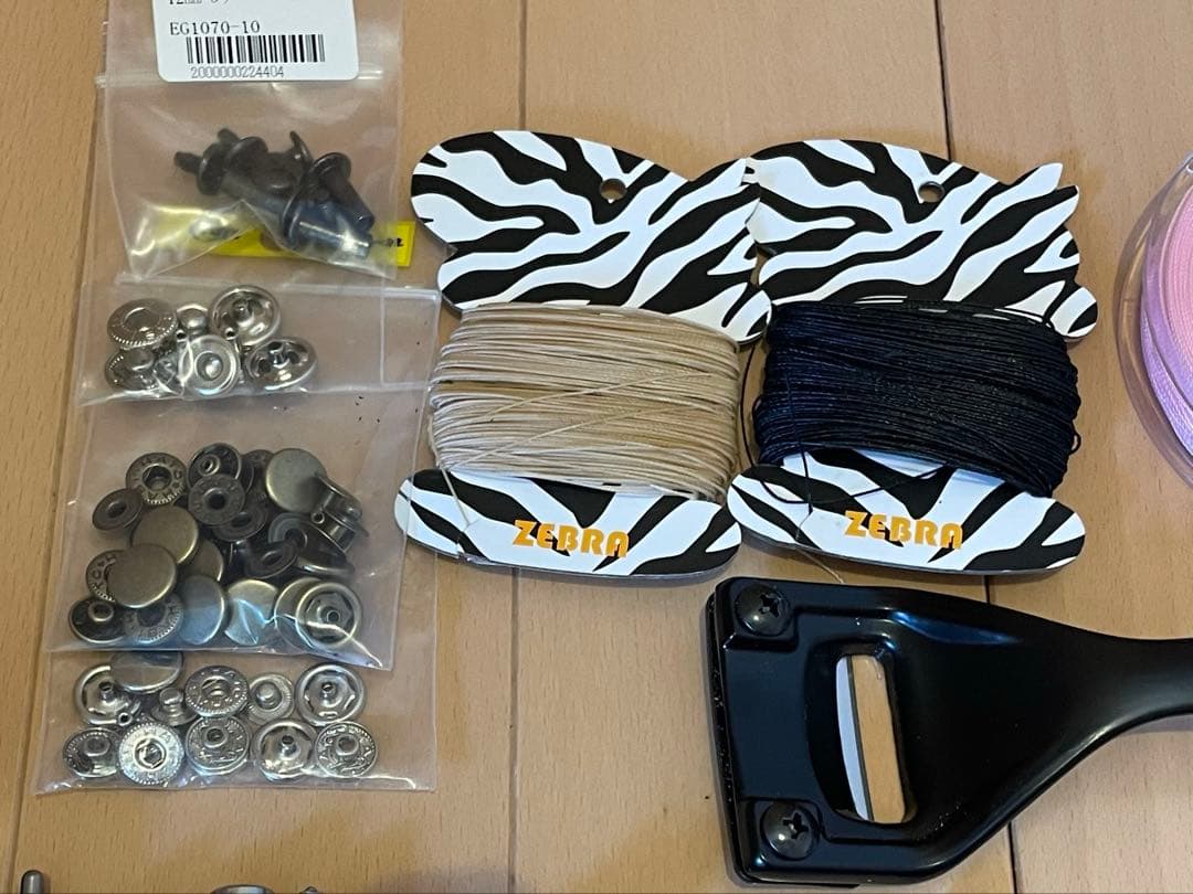 【値下げ】レザークラフト 工具　スターターセット　【おまけ牛革・糸付】