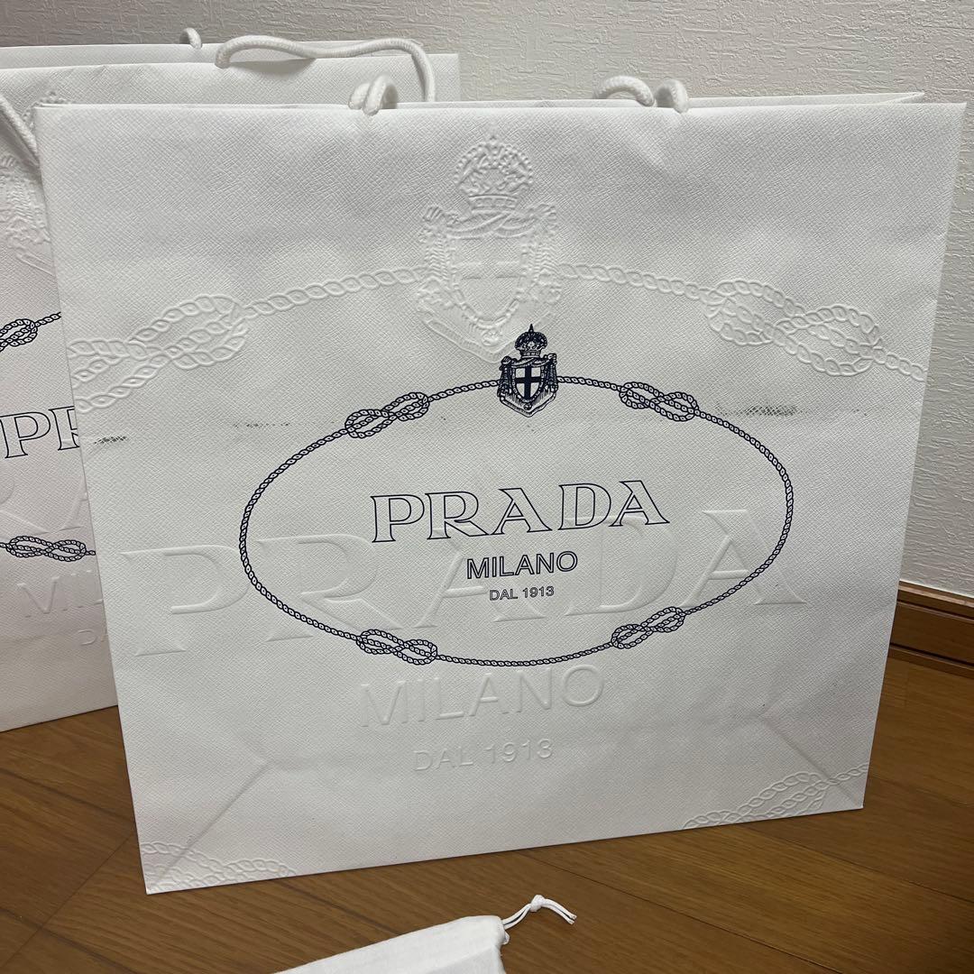 PRADA ギフトボックスと紙袋セット